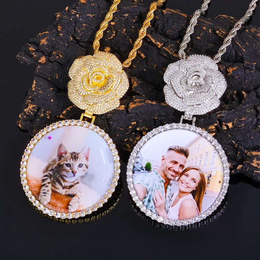 Rose Lock Round Photo Pendant Necklace with Customizable Frame for Men and Women | Caratix Jewelry - CaratixJewelry
